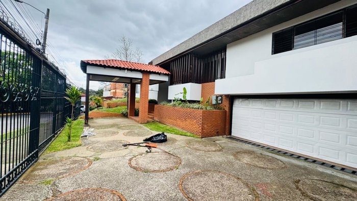 Se alquila casa, uso comercial, Rohmoser, para oficinas u otros. en Mata Redonda, San José — $8,000 - Foto 2 de 22