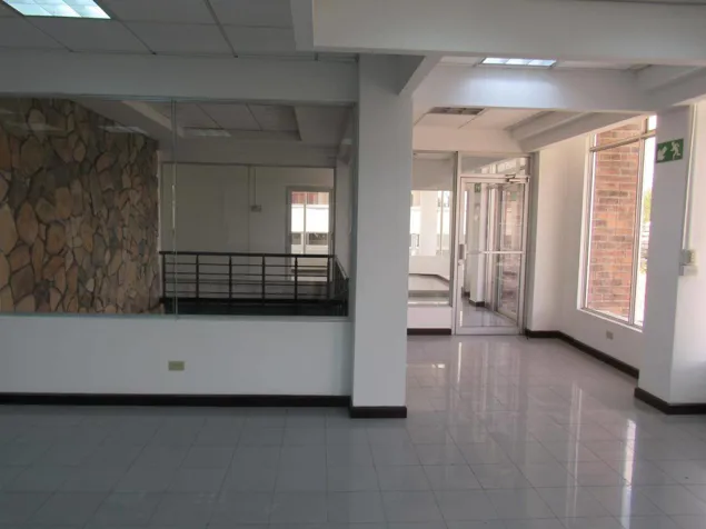 Building for sale or rent in La Uruca. in Uruca, San José — $1,500,000 - Photo 2 of 4