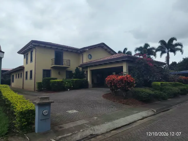 Luxury Furnished House in San Lorenzo de Heredia: Almost 50% Below Appraisal in Barrantes, Flores, Heredia — $750,000 - Photo 2 of 44