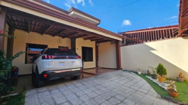 Venta de Casa en Guadalupe-Mata de Plátano. RAH 26-1275 PRECIO REBAJADO en Mata de Plátano, Goicoechea, San José — ₡ 98 000 000