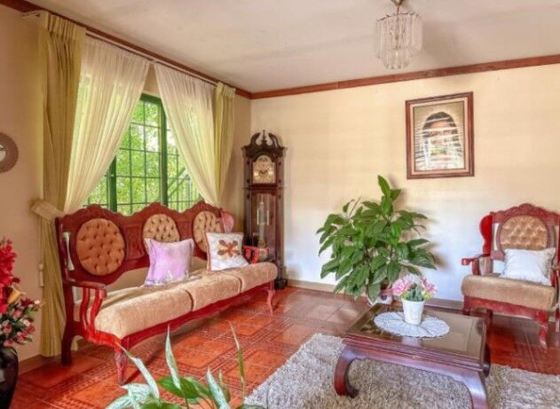 Casa junto al cristo  in Colón, Mora, San José — $976,800