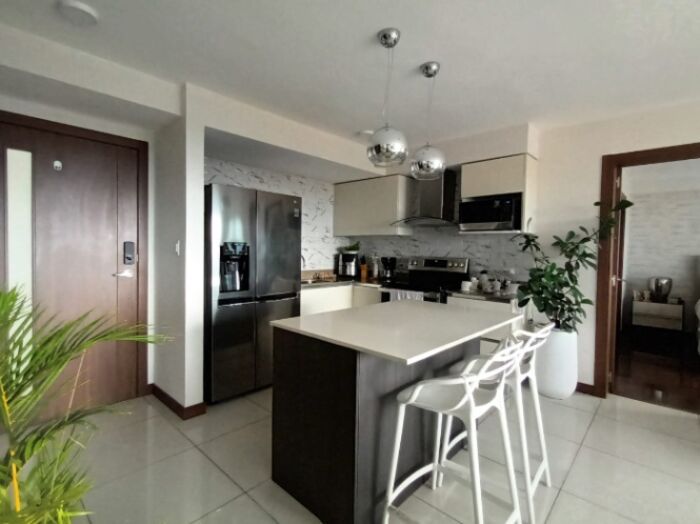  ALQUILER APARTAMENTO AMUEBLADO SAN JOSE-URUCA PISO 14 en Uruca, San José — $1,500