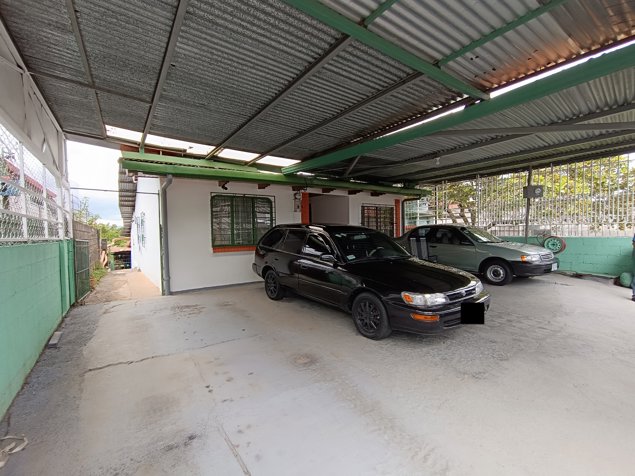Casa con 2 apartamentos en San Juan de Santa Barbara en San Juan, Santa Bárbara, Heredia — ₡ 130 000 000