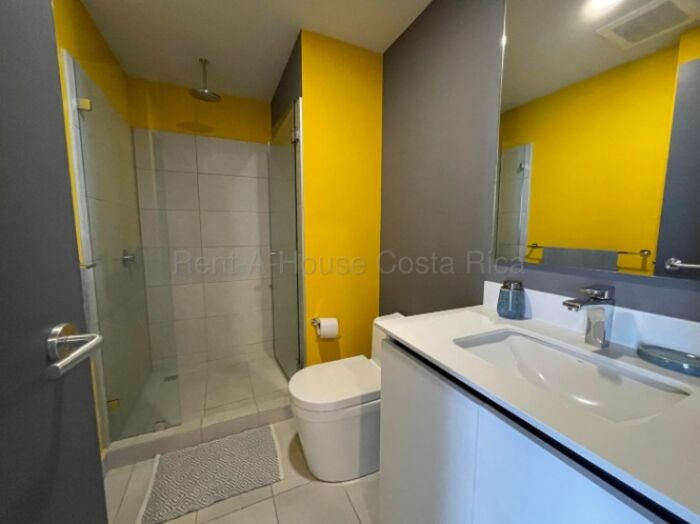 Se alquila apartamento en Mata Redonda San José 26-2128 in Mata Redonda, San José — $1,000