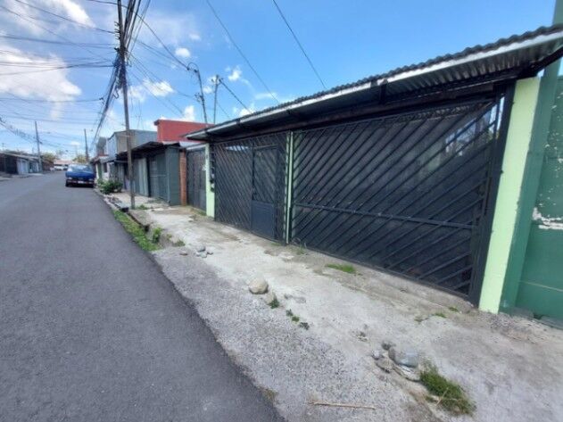 Venta de Propiedad con Casa + 3 Aptos en Vasquéz de Coronado, San José. RAH 25-781 en Patalillo, Vázquez de Coronado, San José — ₡ 85 000 000