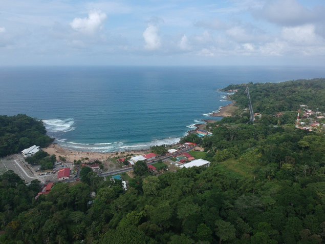 TERRENO PARA DESARROLLO COMERCIAL Y TURISTICO MATAMA DE LIMON en Matama, Limón — $3,650,000