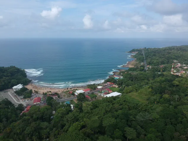 TERRENO PARA DESARROLLO COMERCIAL Y TURISTICO MATAMA DE LIMON en Matama, Limón — $3,650,000