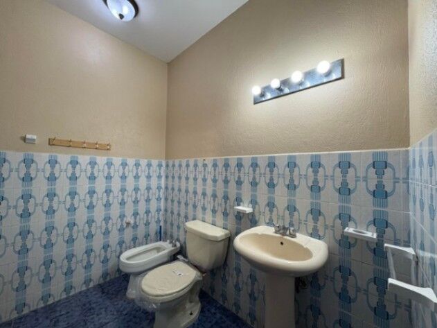 Apto. en Escazú Centro: ¡Todo a mano! Recién Remodelado e Incluye Internet in Escazú, San José — $900