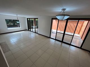 Villas de Valencia Escazú Casa en Venta