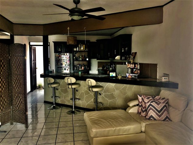 Se vende casa con apartamento Independiente en Santa Ana Centro en Santa Ana, San José — $262,500 - Foto 2 de 19