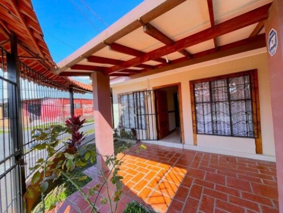 Venta de Casa en Agua Caliente de Cartago. RAH 26-1107  en Aguacaliente, Cartago — $74,000
