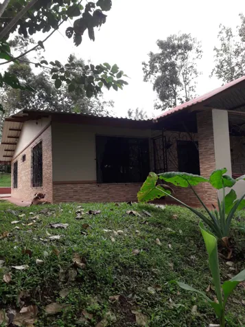 Retiro tropical con tres casas, río y senderos naturales en Jicarito in Venado, San Carlos, Alajuela — $650,000 - Photo 3 of 18