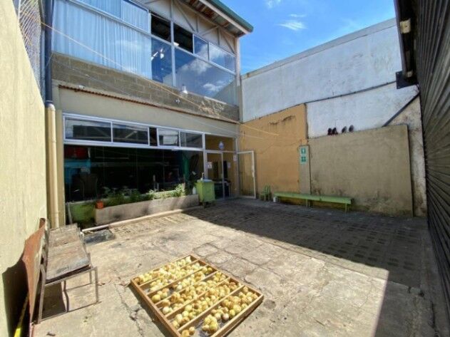 Se vende local con uso mixto en San Josecito de Heredia 25-2034 in San Josecito, San Rafael, Heredia — ₡ 200 000 000