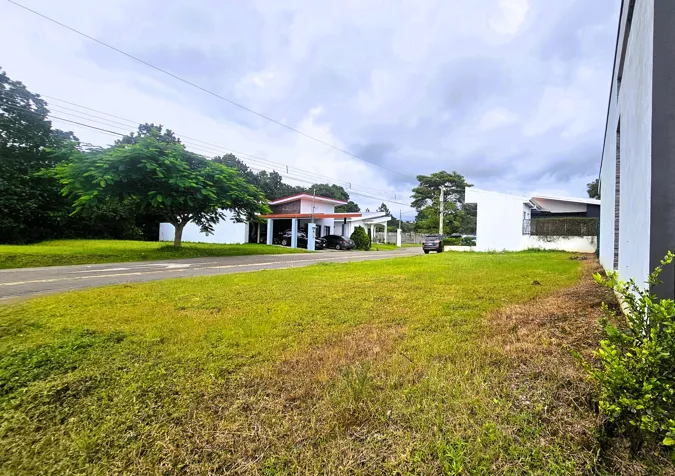 Venta de Lote en Esquinero en Condominio Altabrisa- Grecia en Grecia, Alajuela — ₡ 29 000 000 - Foto 2 de 17