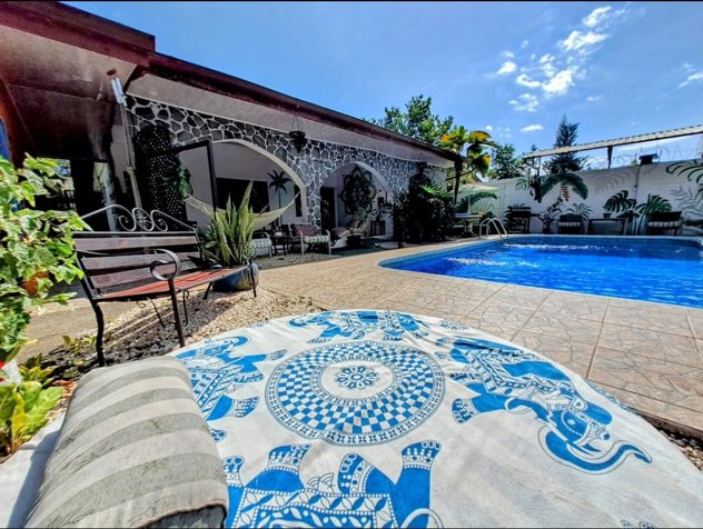 Hermoso Hostel en Jaco in Jacó, Garabito, Puntarenas — $650,000 - Photo 2 of 59