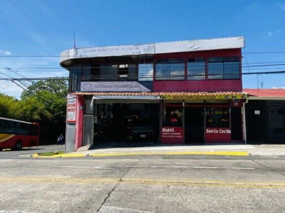 Se vende casa con local comercial en san Francisco Heredia 23-3137 in San Francisco, Heredia — $350,000