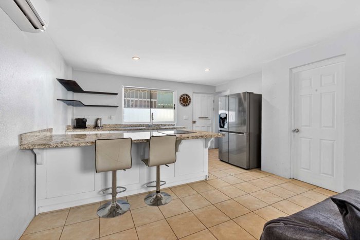 Condominio Tropical de 2 Habitaciones a Pasos de Playa en Tamarindo, Santa Cruz, Guanacaste — $299,000 - Foto 3 de 11