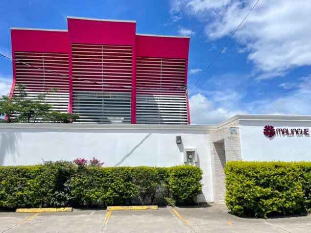 Moderno Edificio Comercial en Venta in El Tejar, El Guarco, Cartago — $1,500,000