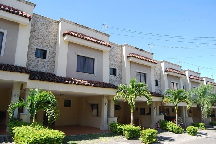 Venta de Casa en Santa Ana-Uruca. RAH 24-1647 en Uruca, Santa Ana, San José — $220,000