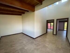  ¡Hogar acogedor listo para ti en excelente ubicación! 🏡✨ in San Antonio, Escazú, San José — $550,000