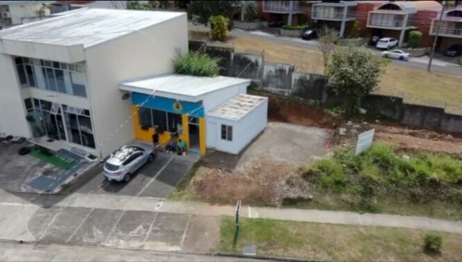 BELLA PROPIEDAD CON LOCAL COMERCIAL EN ESCAZÚ.  en Escazú, San José — $150,000