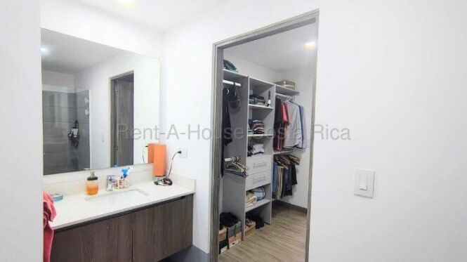 Venta de Apartamento en Escazú-San Rafael. RAH 27-94 en San Rafael, Escazú, San José — $199,500