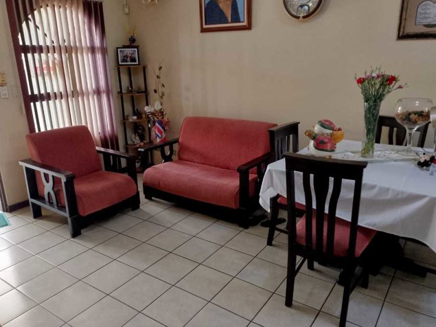 🏡✨ ¡SE VENDE CASA EN ALAJUELITA, SAN JOSE✨🏡 en Alajuelita, San José — $150,000 - Foto 3 de 8