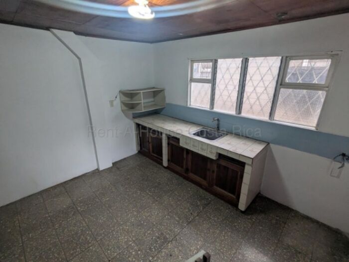 Venta de Casa en Santa Ana. RAH 26-2165 in Santa Ana, San José — ₡ 110 000 000