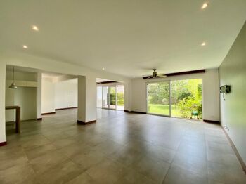 Venta de Magnífica Casar en Guachipelín / Mls. 25-1415 OFC JB in San Rafael, Escazú, San José — $525,000 - Photo 5 of 20