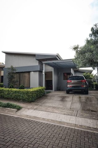 Casa moderna de 2.5 habitaciones en Grecia, Alajuela en Grecia, Alajuela — ₡ 95 000 000 - Foto 2 de 21