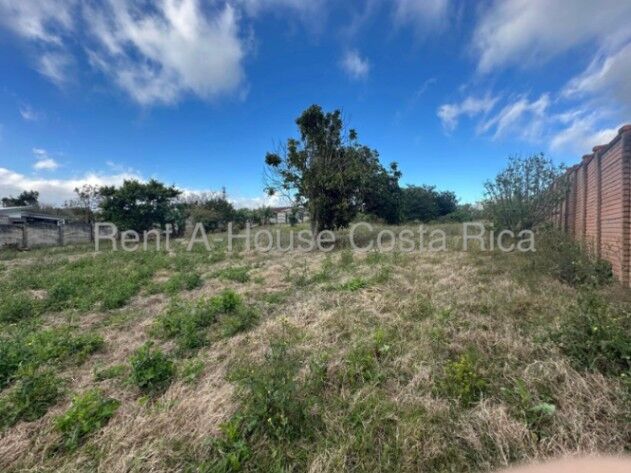 Venta de Lote en San Isidro-Heredia. RAH 26-1479 PRECIO REBAJADO en San Isidro, Heredia — $480,000