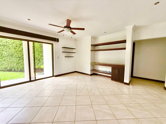 Casa en alquiler en Condominio – Río Oro, Santa Ana en Santa Ana, San José — $3,500 - Foto 3 de 19