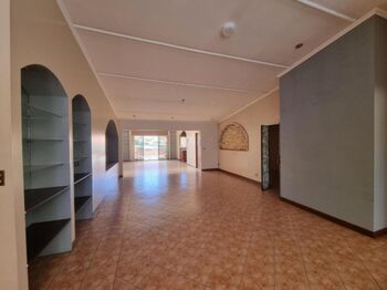 VENTA DE ESPACIOSA CASA EN CURRIDABAT ZONA CON ALTA PLUSVALÍA in Granadilla, Curridabat, San José — $650,000 - Photo 5 of 17