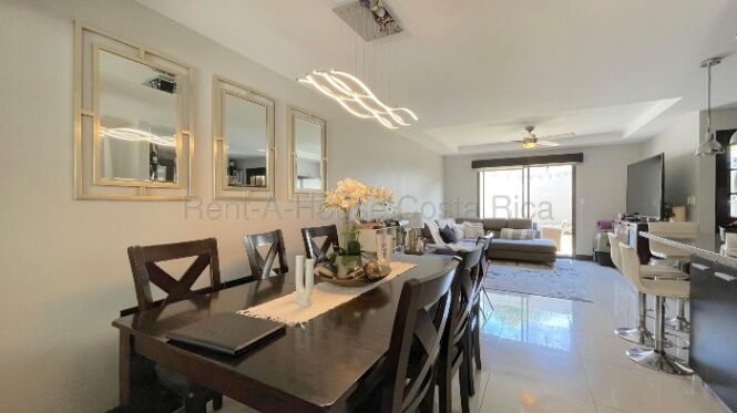 Se alquila casa con patio en Colón Mora 26-1914 in Colón, Mora, San José — $1,500