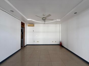 Se alquila local comercial en San Rafael Escazú 26-1299 en San Rafael, Escazú, San José — $600 - Foto 4 de 7