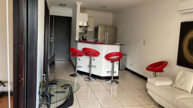 RAH ofrece en Venta  apartamento en Rio Oro en Santa Ana, San José — $136,000