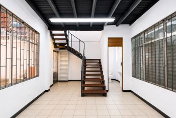 Alquiler o venta bodega comercial Moravia en San Vicente, Moravia, San José — $525,000 - Foto 4 de 16