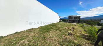 Venta de Lote Residencial con Hermosa Vista en Guachipelín #27-212 GS in San Rafael, Escazú, San José — $186,000 - Photo 3 of 6