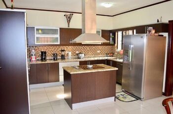Venta de Casa de Lujo en Santo Domingo de Heredia. RAH 26-2169 in San Vicente, Santo Domingo, Heredia — 325 000 000 ₡ - Photo 5 of 16