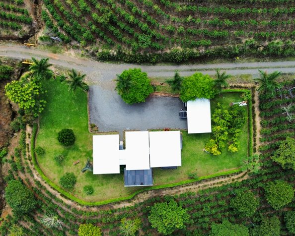 Casa Moderna Amueblada en Venta Pavones Turrialba Terreno 5.000 m² in Pavones, Turrialba, Cartago — $295,000 - Photo 2 of 27