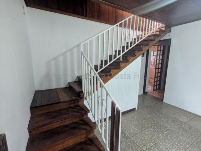 Venta de Casa en Santa Ana. RAH 26-2165 in Santa Ana, San José — ₡ 110 000 000
