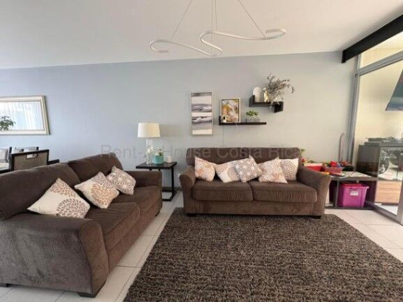 SE VENDE CASA EN HACIENDA LINCOLN in San Miguel, Santo Domingo, Heredia — $265,000