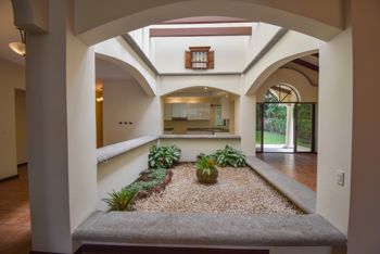 Casa de una Planta de 4 Habitaciones en Valle del Sol in Pozos, Santa Ana, San José — $629,000 - Photo 4 of 32