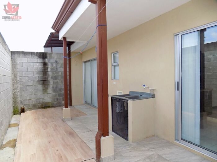 VENTA CASA - CARTAGO, CONDOMINIO NOBLEZA DE CORIS TEL: 8325 9589 in El Tejar, El Guarco, Cartago — ₡ 74 000 000