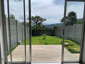 Venta Magnifica Casa de Dos Niveles en Escazú / Mls. 25-142 OFC JB en San Antonio, Escazú, San José — $280,000 - Foto 5 de 20