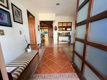 Venta de Espectacular Casa en Guachipelin, Escazú / Mls. 26-1295 OFC JB en San Rafael, Escazú, San José — $850,000 - Foto 4 de 9