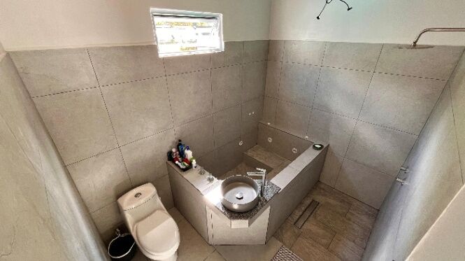 SE VENDE CASA MODERNA TOTALMENTE AMOBLADA EN VILLA NUEVA DE PEDREGOSO CON JACUZZI PREMIUM in San Isidro De El General, Pérez Zeledón, San José — $99,900