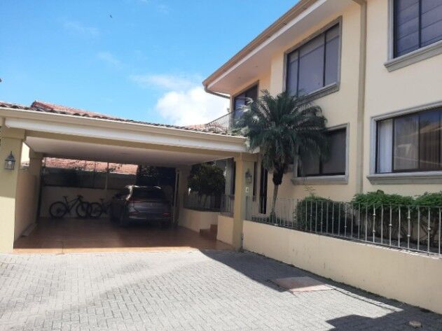 Se vende casa en Santa Ana San José 25-114 in Santa Ana, San José — $299,000