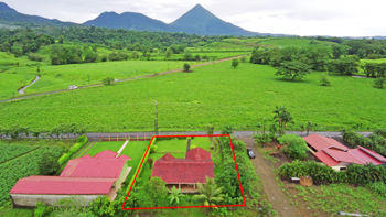 Casa de Oportunidad con Majestuosa Vista al Volcán Arenal en La Fortuna, San Carlos, Alajuela — $350,000 - Foto 5 de 33