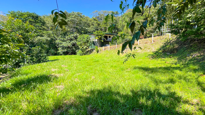 Lot for Sale in Escobal, Atenas- gravel road in Escobal, Atenas, Alajuela — ₡ 25 000 000